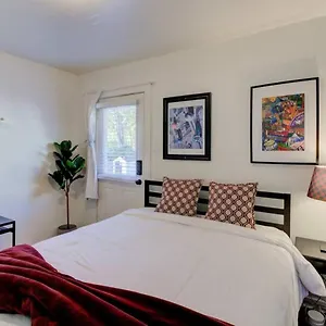 Gated Walking Distance To Overton Square Apartment